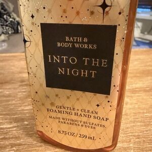 Bath & Body Works Foaming Hand Soap- Into The Night (8.75 fl oz)